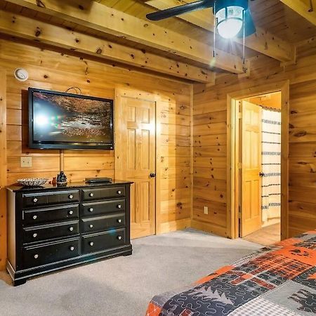 סביירוויל Cabin-N-Smokys! Indoor Resort Pool Views Hot Tub Game Room מראה חיצוני תמונה